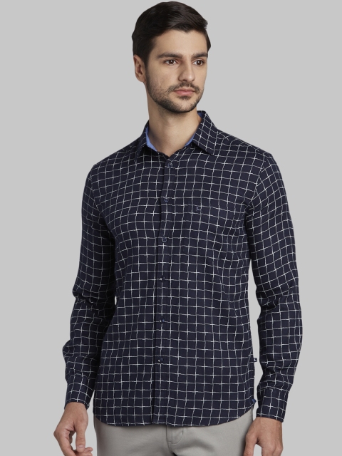 

Parx Men Blue Slim Fit Checked Casual Shirt