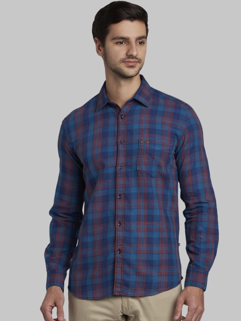 

Parx Men Blue & Brown Slim Fit Checked Casual Shirt