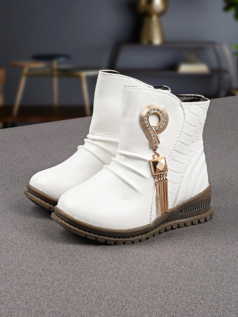 

Walktrendy Girls White Solid High-Top Flat Boots