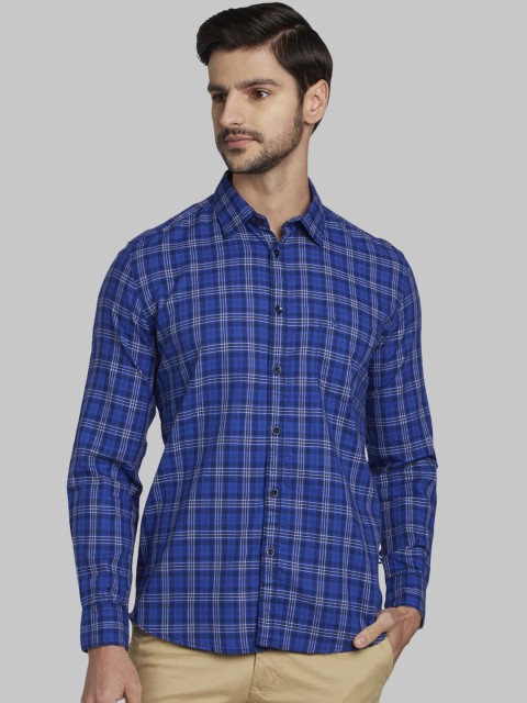 

Parx Men Blue & White Slim Fit Checked Casual Shirt