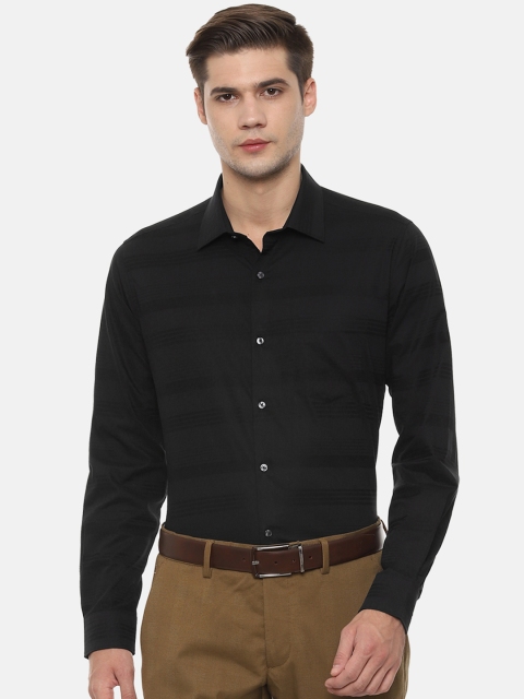 

Van Heusen Men Black Regular Fit Solid Casual Shirt