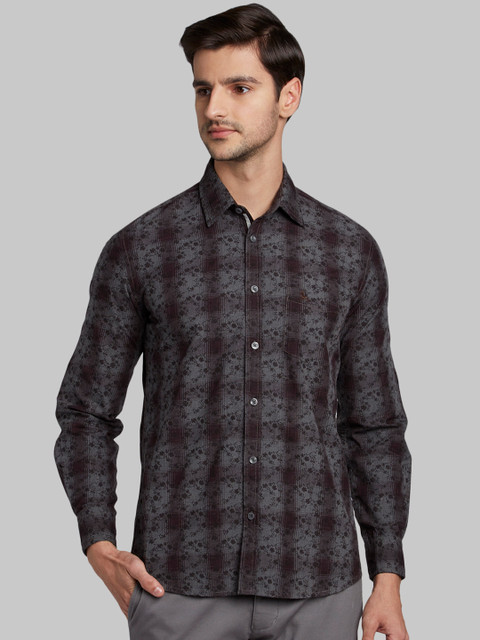 

Parx Men Grey Slim Fit Checked Casual Shirt