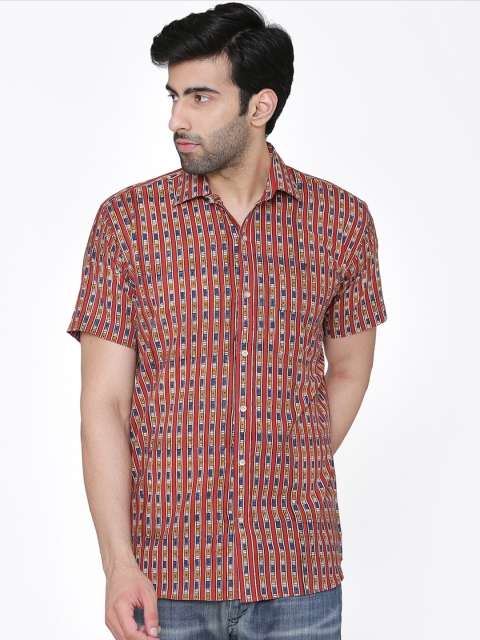 

Wintage Men Red Regular Fit Striped Casual Shirt