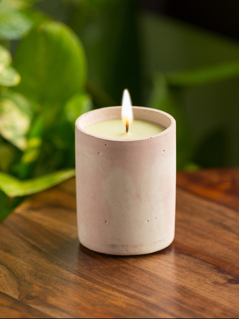 

ExclusiveLane Pink & White The Pinked Vanilla Scented Wax Candle With Holder