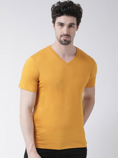 

Friskers Men Mustard Solid V-Neck T-shirt