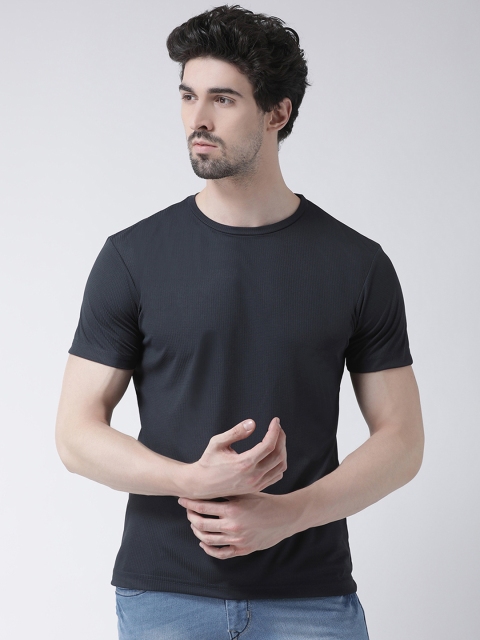 

Friskers Men Navy Blue Solid Slim-Fit Round Neck T-shirt