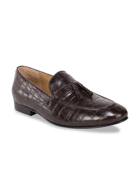 

BERZERI Men Brown Tasseled Loafers