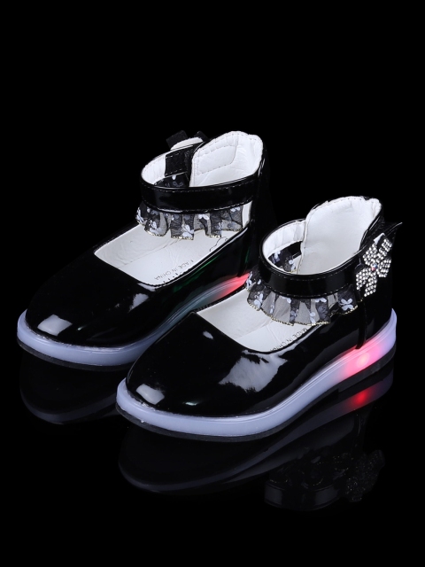 

Walktrendy Girls Black Solid Ballerinas