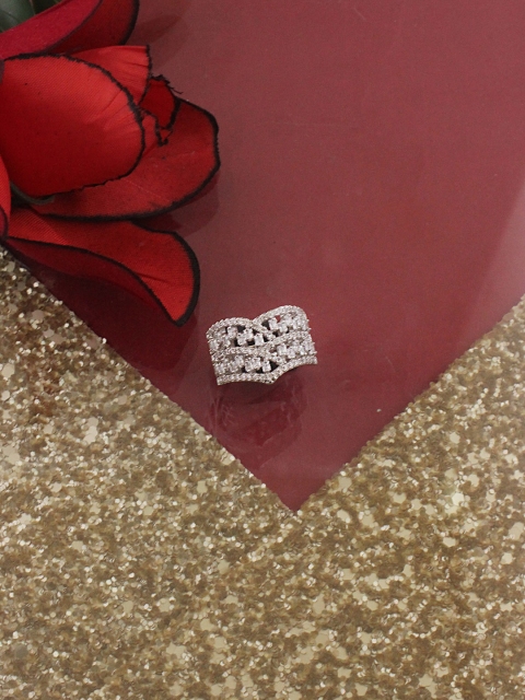 

Sia Art Jewellery Women Silver-Plated & White CZ-Studded Finger Ring