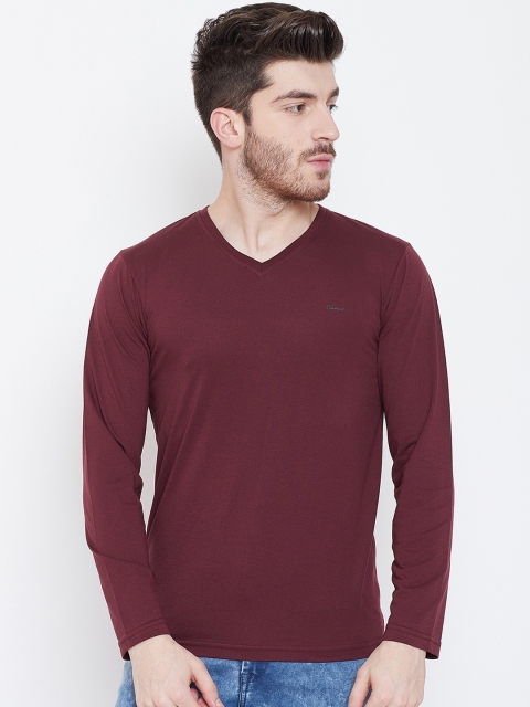 

Okane Men Maroon Solid V-Neck T-shirt