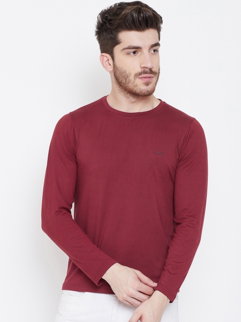 

Okane Men Maroon Solid Round Neck T-shirt