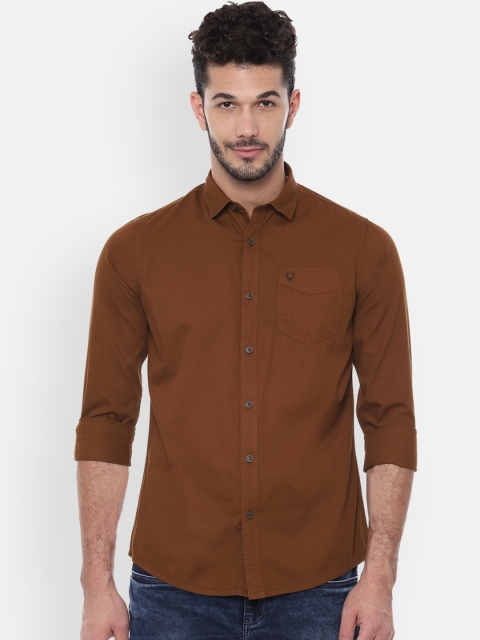 

Solly Jeans Co. Men Brown Regular Fit Solid Casual Shirt