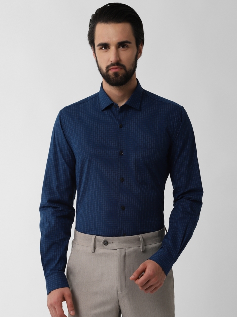 

Peter England Men Blue Regular Fit Checked Formal Shirt