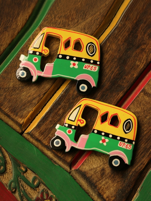 

ExclusiveLane Yellow & Green Set of 2 Hand-Painted Fridge Magnets