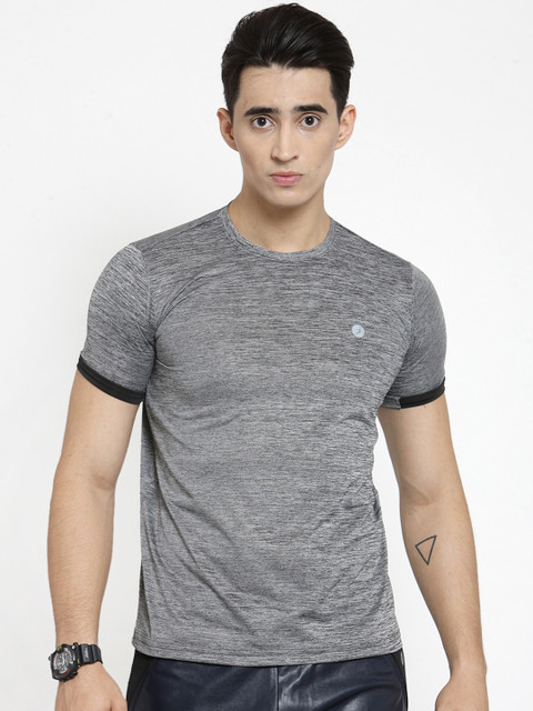 

BUKKUM Men Grey Solid Round Neck T-shirt