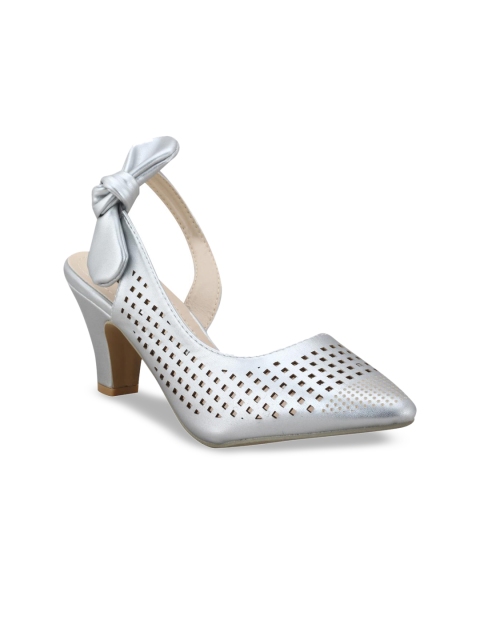 

Flat n Heels Women Silver-Toned Laser Cut Heels
