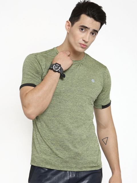 

BUKKUM Men Green Solid Round Neck T-shirt