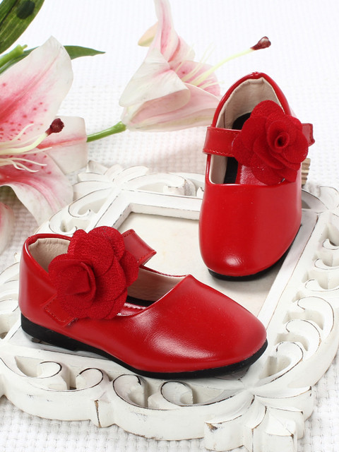 

Walktrendy Girls Red Solid Mary Jane