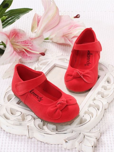

Walktrendy Girls Red Solid Mary Jane