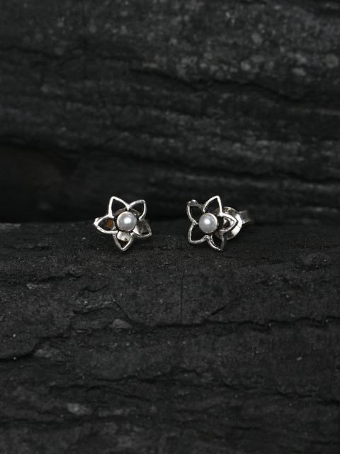 

Silverholic Silver-Toned & Off-White Contemporary Studs