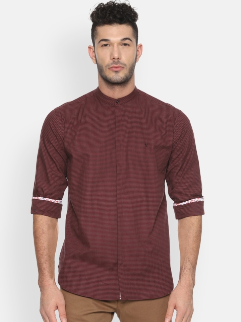 

V Dot Men Brown & Black Slim Fit Checked Casual Shirt