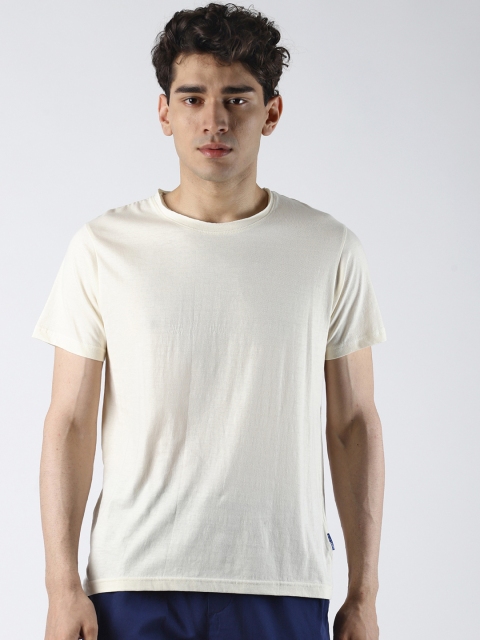 

Blue Saint Men White Solid Round Neck T-shirt