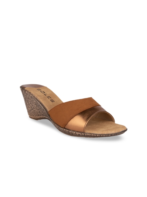 

SOLES Women Tan Brown & Gold-Toned Colourblocked Sandals