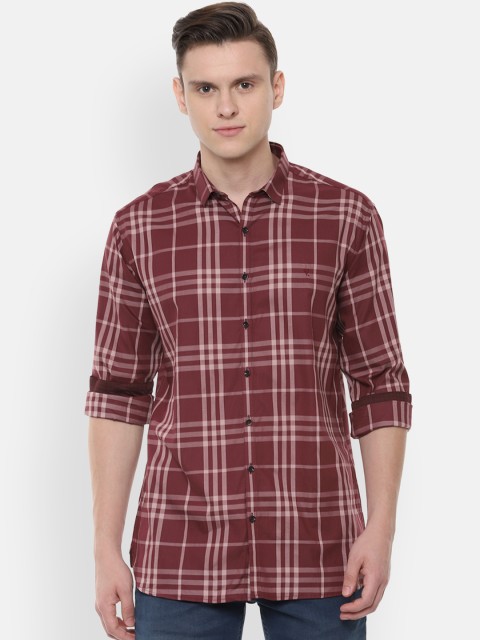

V Dot Men Maroon Slim Fit Checked Casual Shirt