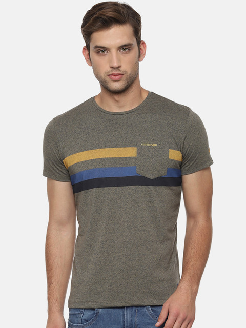 

Solly Jeans Co. Men Olive Green Striped Round Neck T-shirt