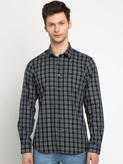 

Crocodile Men Green & Black Slim Fit Checked Casual Shirt