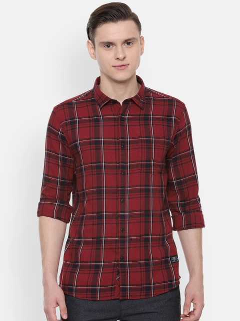 

People Men Red & Black Regular Fit Checked Casual Shirt