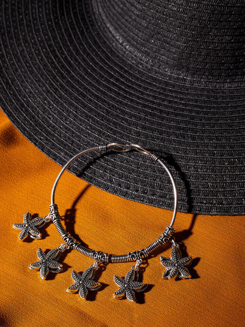 

ZeroKaata Women Silver-Toned Charm Bracelet