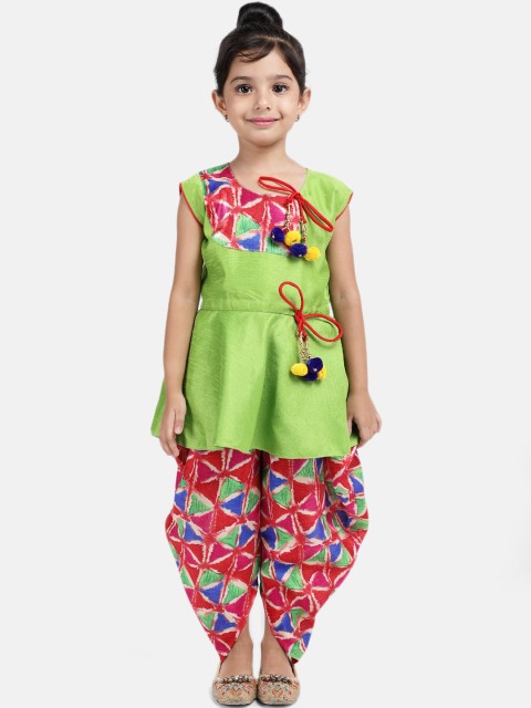 

BownBee Girls Green & Red Printed Kurta with Dhoti Pants