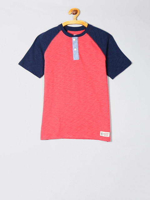 

GAP Boys Pink & Navy Blue Solid T-shirt, Red