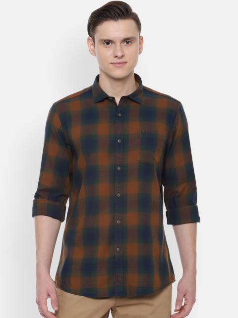 

Solly Jeans Co. Men Brown & Navy Blue Regular Fit Checked Casual Shirt