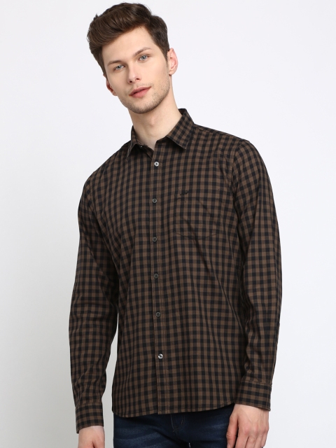 

Crocodile Men Brown & Black Slim Fit Checked Casual Shirt