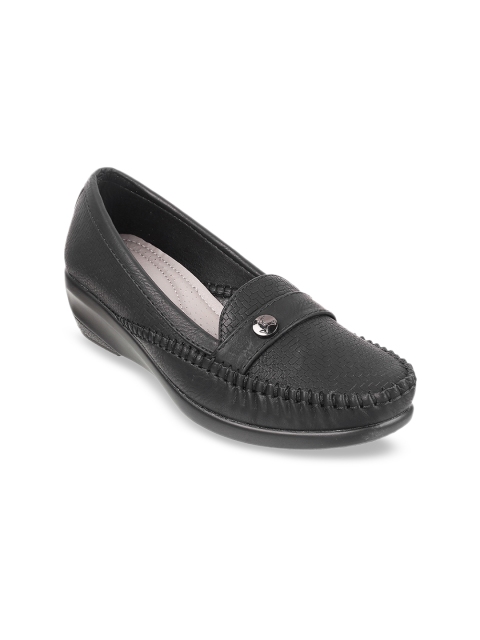 

Mochi Women Black Solid Pumps