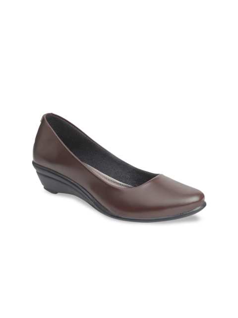 

VALIOSAA Women Brown Solid Pumps
