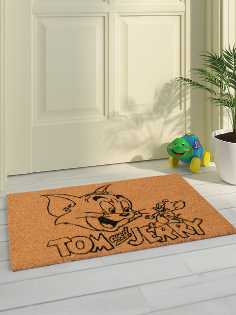 

Saral Home Beige and Black Printed Doormats