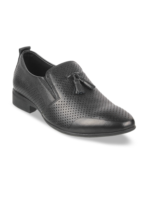 

Mochi Men Black Textured Formal Tasselled Loafers