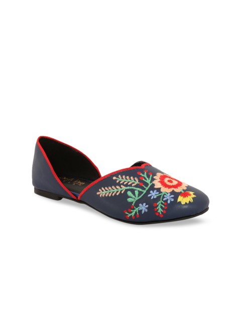 

Siendo Desi Women Blue Woven Design Mojaris