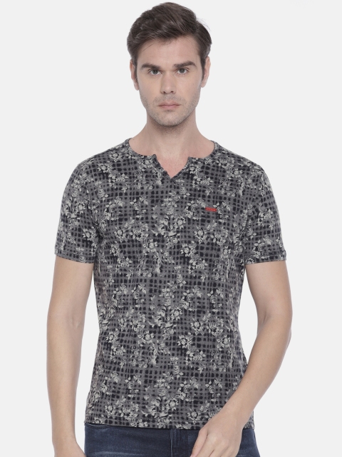 

The Indian Garage Co Men Navy Blue Floral Printed Round Neck Slim Fit T-shirt