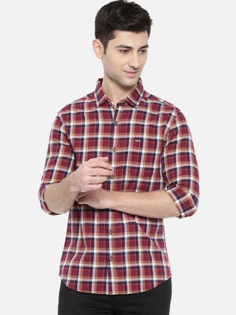 

The Indian Garage Co Men Maroon Slim Fit Checked Casual Shirt