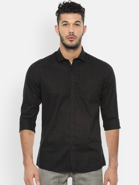 

Solly Jeans Co. Men Black Regular Fit Checked Casual Shirt