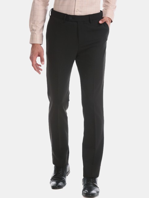 

Arrow Men Black Tapered Fit Solid Formal Trousers