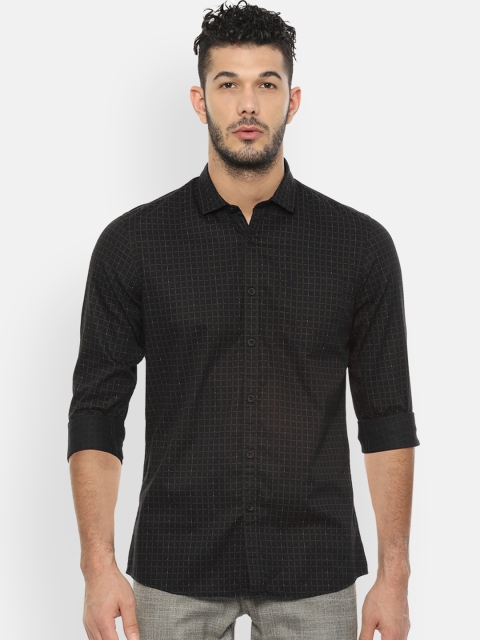 

Solly Jeans Co. Men Black Regular Fit Checked Casual Shirt