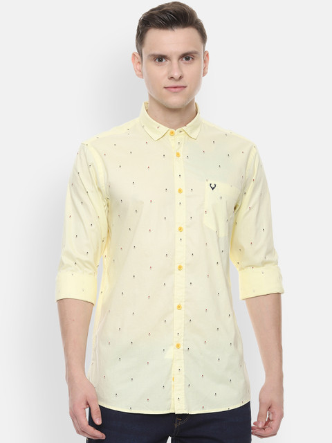 

Solly Jeans Co. Men Yellow Regular Fit Printed Casual Shirt
