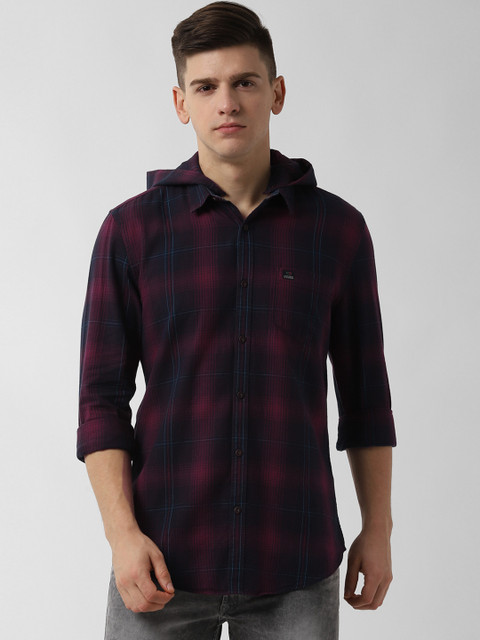 

Peter England Casuals Men Navy Blue & Maroon Regular Fit Checked Casual Shirt