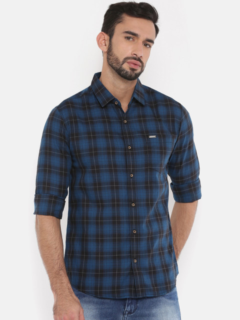 

The Indian Garage Co Men Blue Slim Fit Checked Casual Shirt