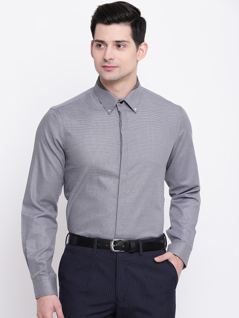 

AC&F Men Grey Slim Fit Checked Formal Shirt
